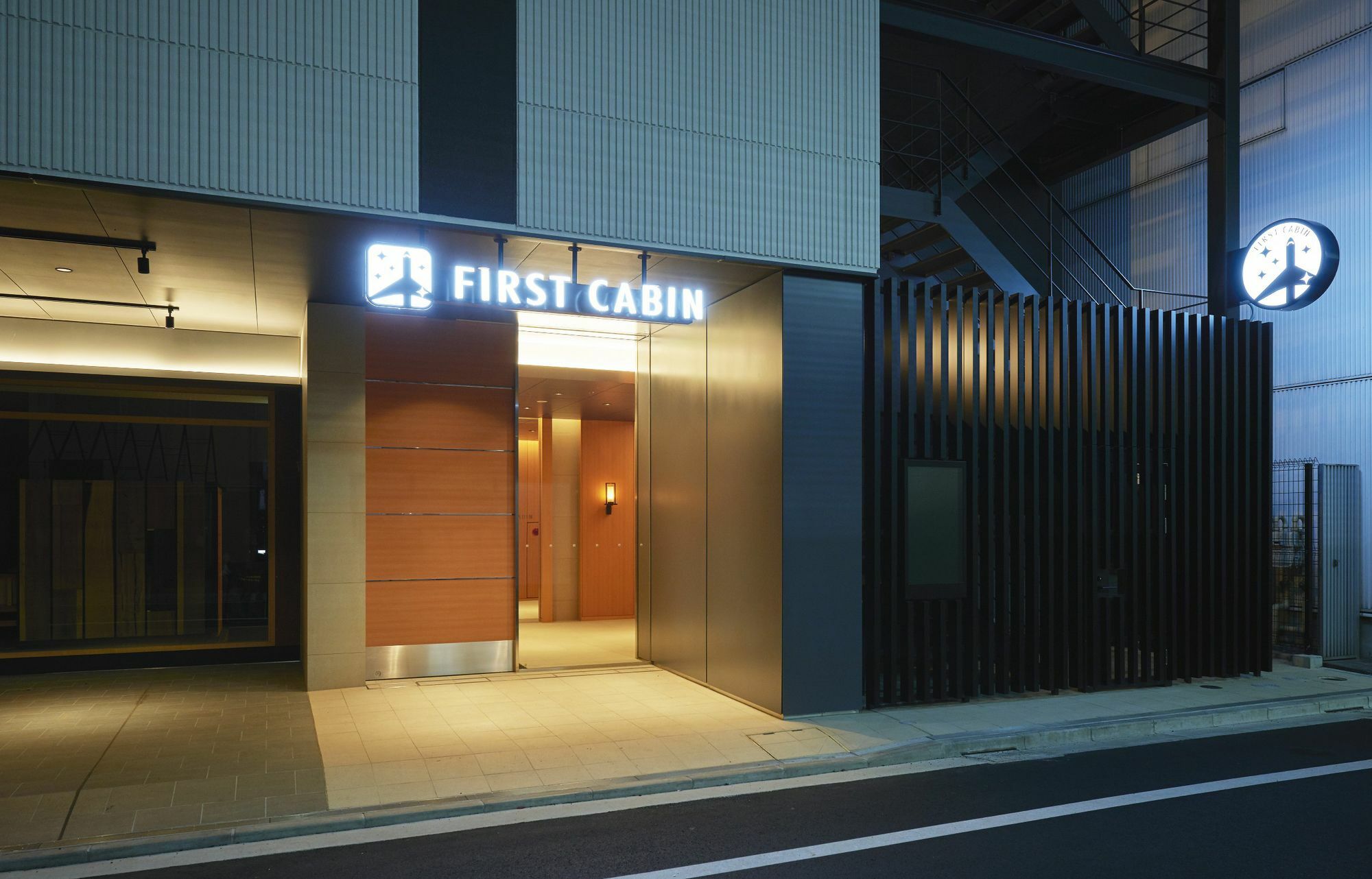 First Cabin Kyobashi Hotel Tokyo Ngoại thất bức ảnh